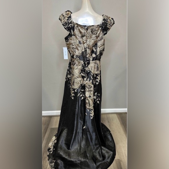 Teri Jon by Rickie Freeman Floral Metallic Jacquard Off-the-Shoulder Gown US 14 - Picture 7 of 8